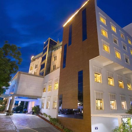 Hotel Atithi Pondicherry Esterno foto