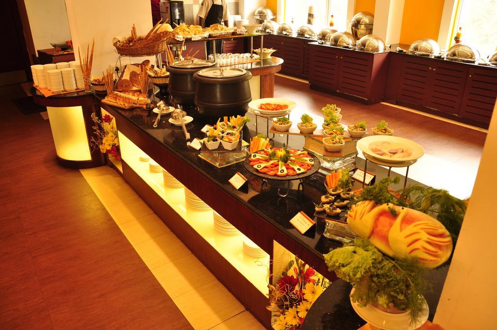 Hotel Atithi Pondicherry Esterno foto