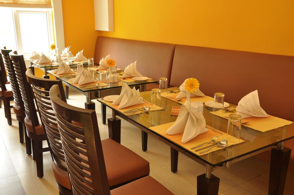 Hotel Atithi Pondicherry Esterno foto