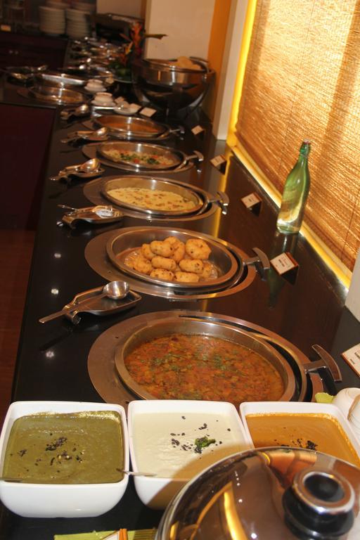 Hotel Atithi Pondicherry Esterno foto