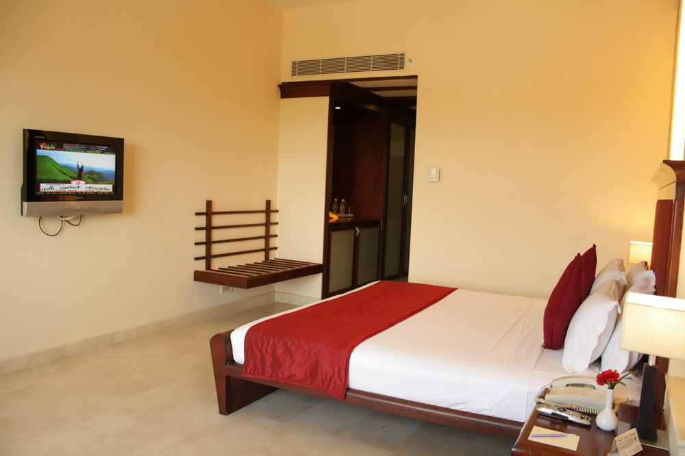 Hotel Atithi Pondicherry Esterno foto