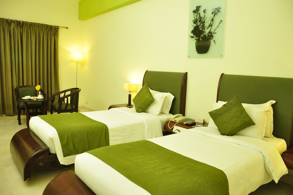 Hotel Atithi Pondicherry Esterno foto