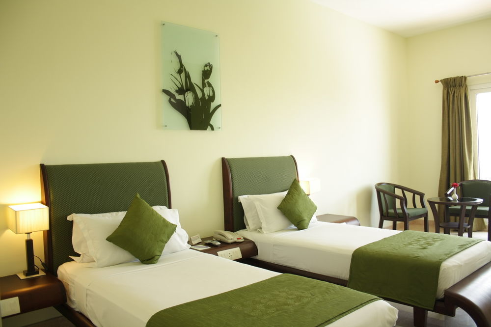 Hotel Atithi Pondicherry Esterno foto