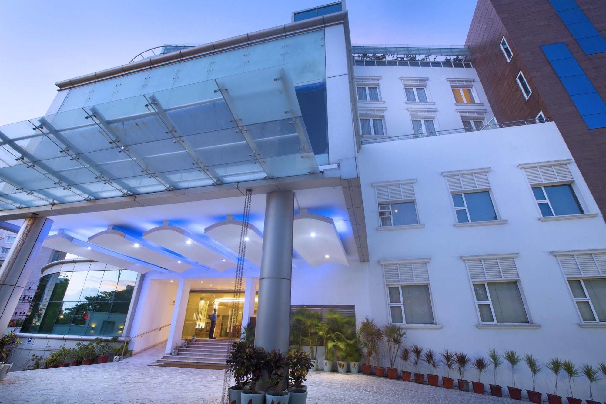 Hotel Atithi Pondicherry Esterno foto