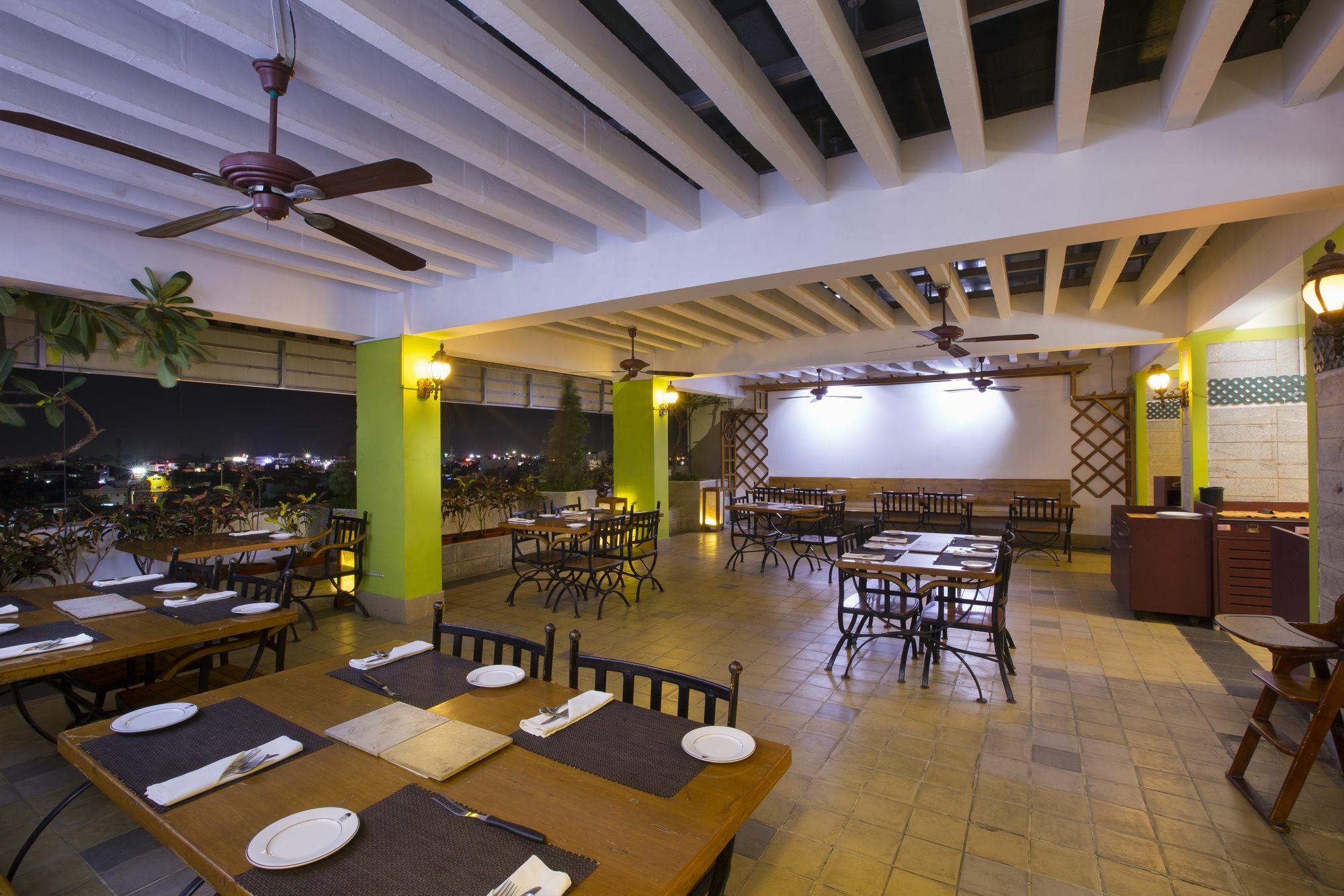 Hotel Atithi Pondicherry Esterno foto