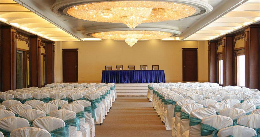 Hotel Atithi Pondicherry Esterno foto