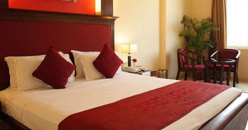 Hotel Atithi Pondicherry Esterno foto